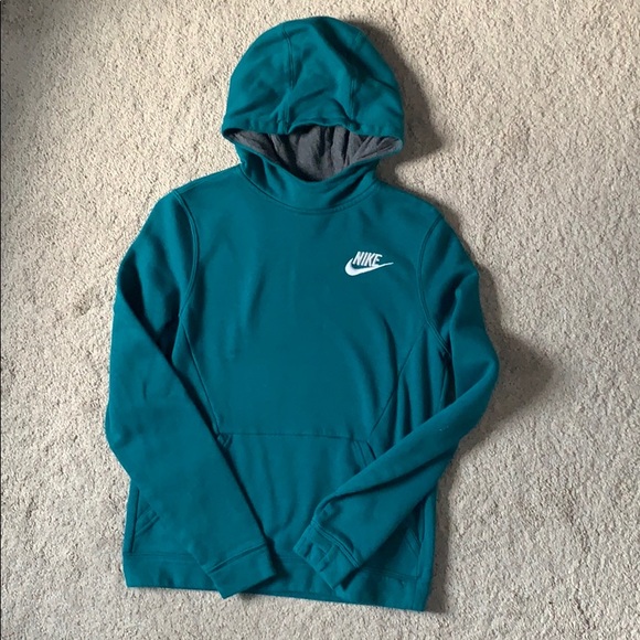 boys nike sweatshirt